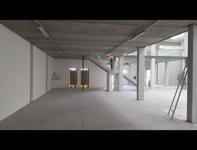 470M² FACTORY FOR SALE IN STIKLAND